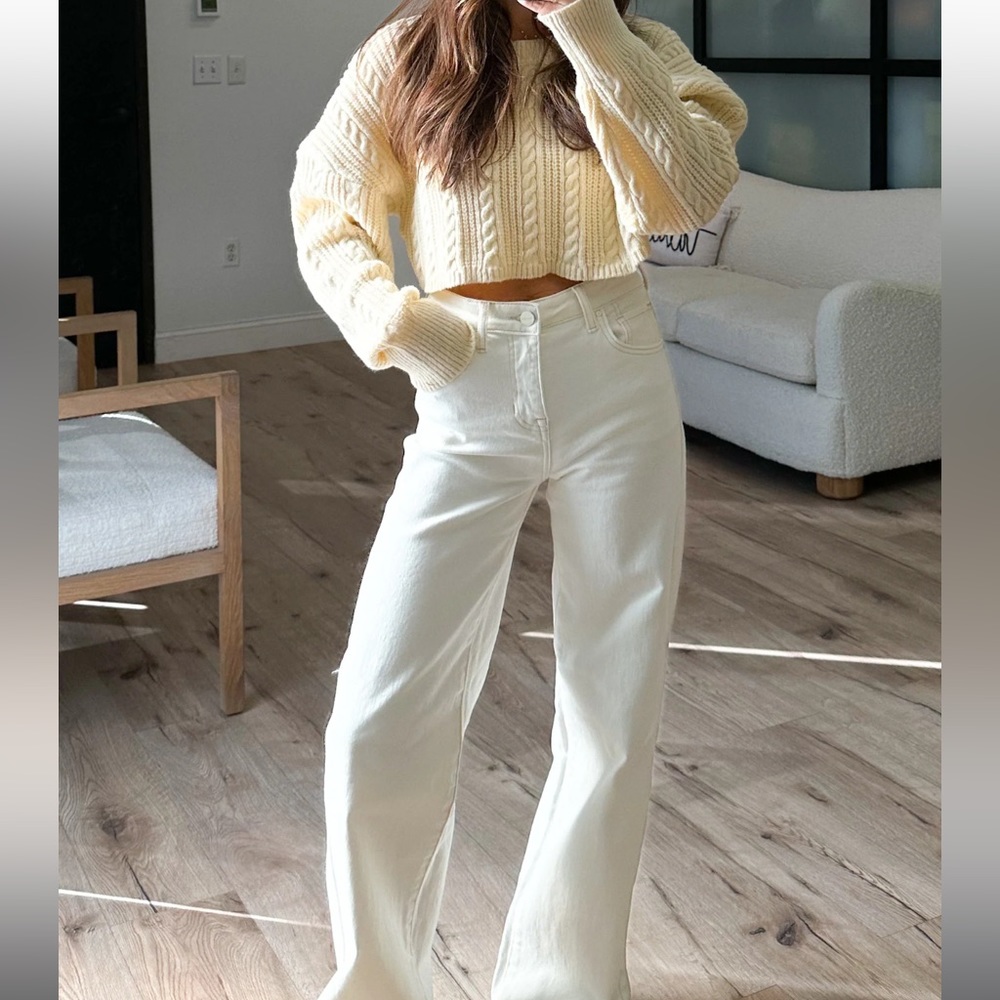 Talulah Mae Cable Knit Cropped Sweater | Cream